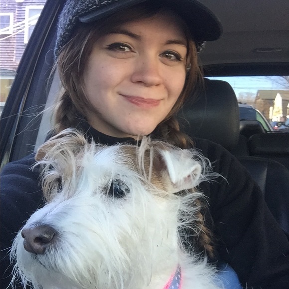 Meet your Posher, Laura - Picture 2 of 3